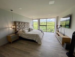 4 chambres, bureau, Wi-Fi gratuit, draps fournis