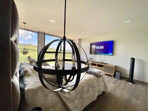 4 bedrooms, desk, free WiFi, bed sheets