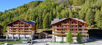 Apt 4/6 ppl near the ski runs, mountain view