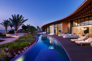 Villa présidentielle, 4 chambres | Draps italiens de Frette, literie de qualité, minibar