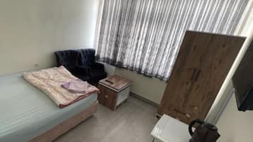 16 soveværelser, mørklægningsgardiner, lydisolering