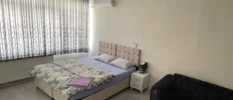 16 makuuhuonetta, pimennysverhot, äänieristys, silitysrauta/-lauta