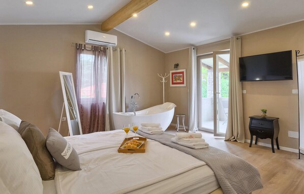 6 bedrooms, iron/ironing board, travel cot, free WiFi - Lovely home in Medulin (Medulin)