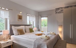 6 bedrooms, iron/ironing board, travel cot, free WiFi - Lovely home in Medulin (Medulin)