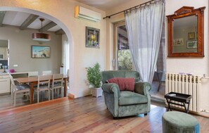 TV, DVD player, table football, ping pong - Lovely home in Medulin (Medulin)