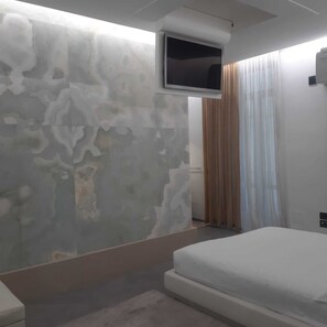 1 soverom, strykejern/-brett, wi-fi (inkludert) og sengetøy