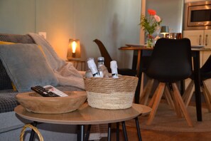 Televisor intel·ligent, llar de foc i estèreo 