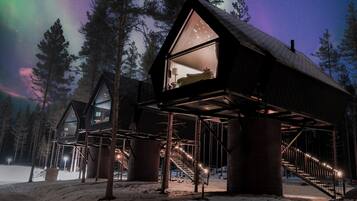 Aurora Treehouse | In-room safe, blackout curtains, soundproofing, free WiFi