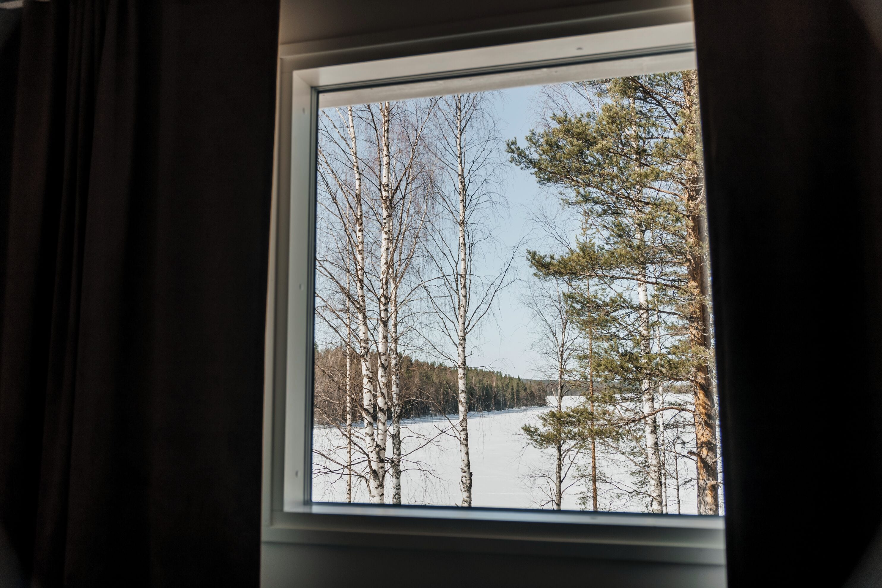 Lake view standard room | Pemandangan dari kamar
