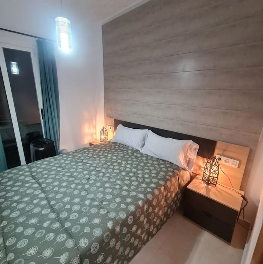 2 slaapkamers, een strijkplank/strijkijzer, gratis wifi, beddengoed