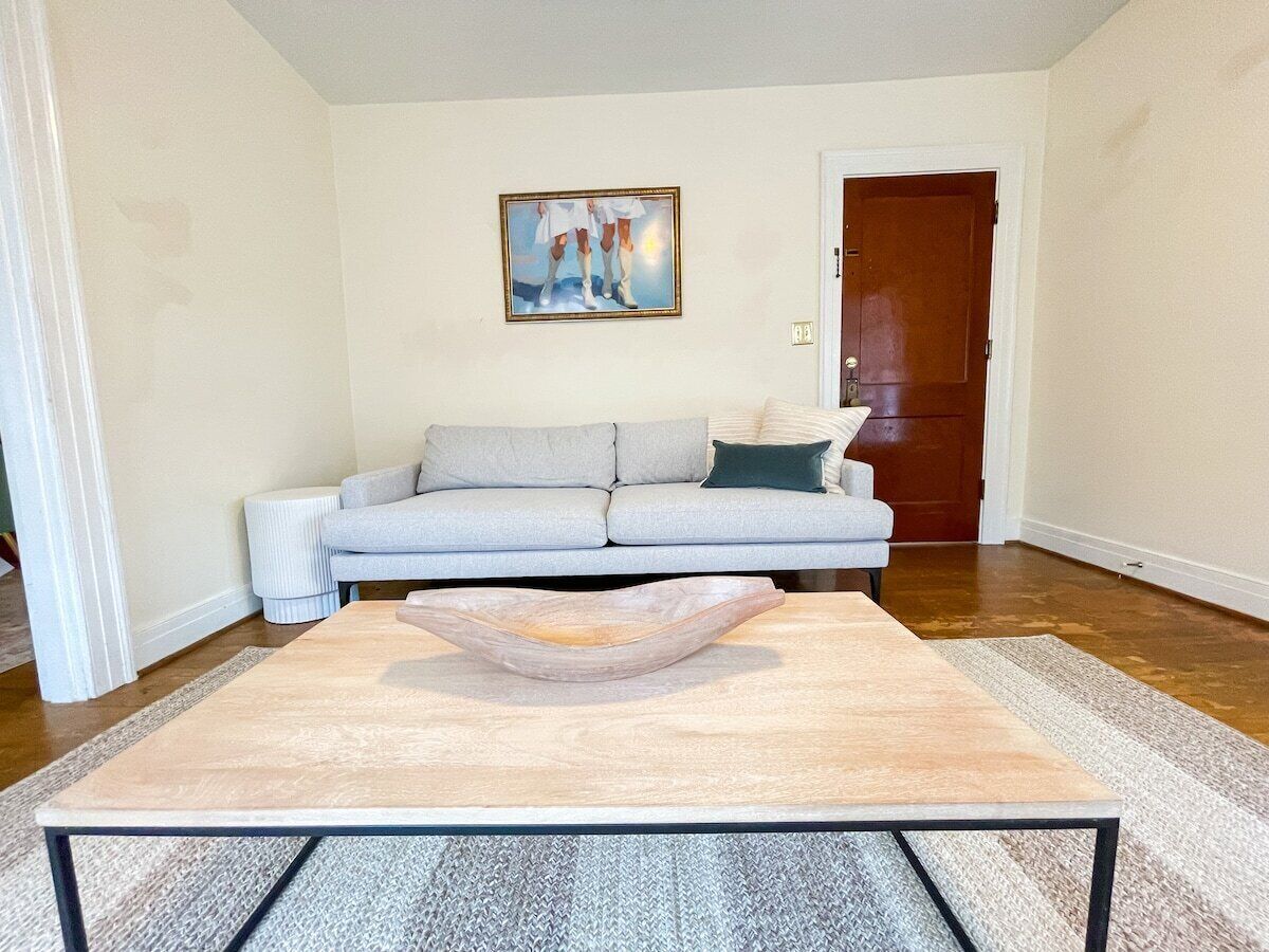 This apartment is a 1 bedroom(s), 1 bathrooms, located in Lexington, KY.