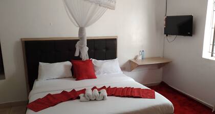 WHITE HOUSE LOUNGE & GUEST HOUSE