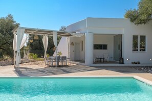 Villa | 2 bedrooms - Trullo Chiara con Piscina by Wonderful Italy (Ostuni)
