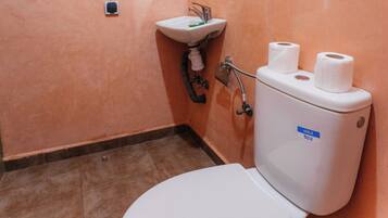 Dusche, Seife, Toilettenpapier