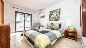 2 Schlafzimmer, Zimmersafe, Schreibtisch, BĂŒgeleisen/BĂŒgelbrett