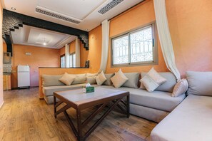 TV - Appartement Exceptionnel à Ourika (Marrakech)