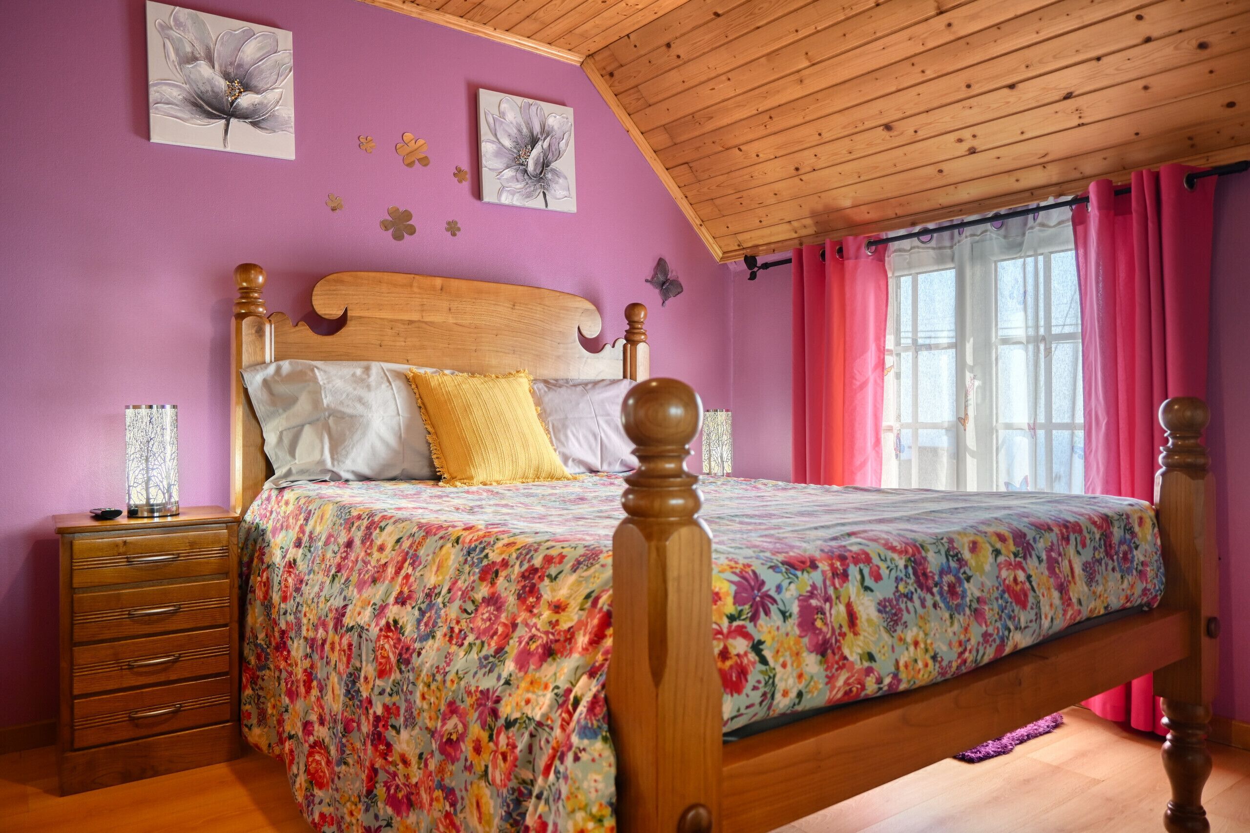 2 slaapkamers, een strijkplank/strijkijzer, gratis wifi, beddengoed