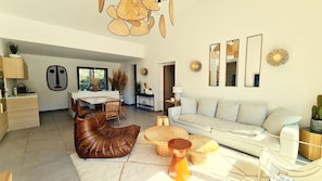 TV - Belle Villa 6/7 Pers, Piscine Privée Cala Rossa, Proche des Plages (Lecci)