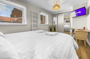 2 bedrooms, iron/ironing board, travel cot, free WiFi