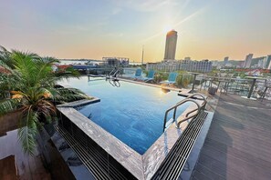 季節限定屋外プール