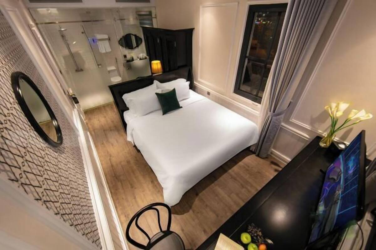 Minibar, in-room safe, desk, blackout curtains