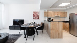Fridge, microwave, oven, coffee/tea maker