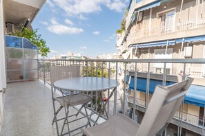 Apartamento superior, 2 quartos, sacada | Vista da sacada