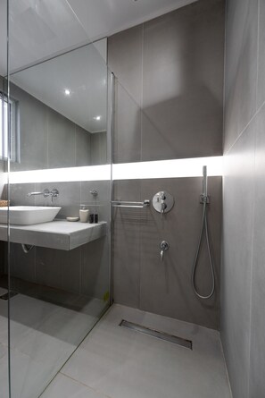 Superior Apartment, 2 Bedrooms, Balcony | Bathroom shower - Modern Family Apartment near Acropolis (Athens)