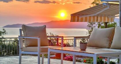 Seaview Villa Lavanda with pool