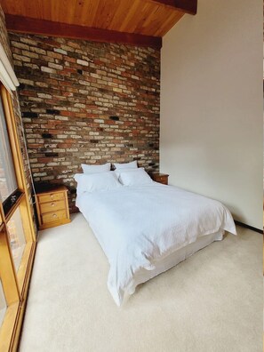 3 soverom, strykejern/-brett, wi-fi (inkludert) og sengetøy