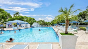 Pool - Boho Chic Ocean Pointe 3214 King & Queen (Tavernier)
