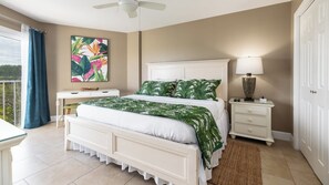 2 bedrooms, desk, iron/ironing board, WiFi - Boho Chic Ocean Pointe 3214 King & Queen (Tavernier)