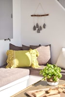 1 bedroom, Egyptian cotton sheets, premium bedding, pillowtop beds