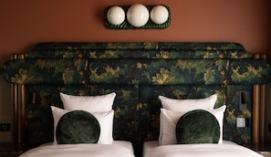 Suíte luxo, suíte | 1 quarto, camas com colchões pillow-top, cofres nos quartos