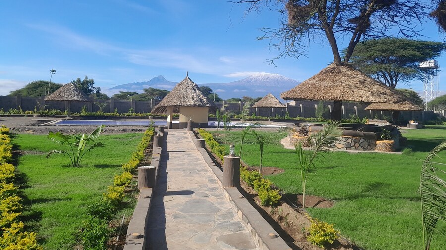 PENETY AMBOSELI RESORT