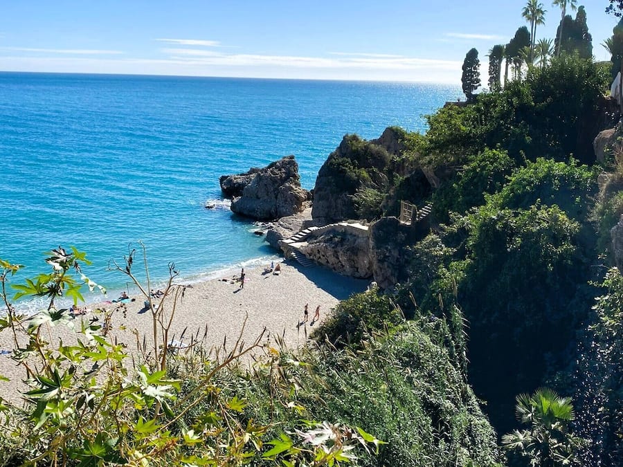 Plage à proximité, 2 bars sur la plage