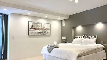 1 bedroom, in-room safe, desk, iron/ironing board