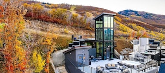 Ski Adventures Meet Rooftop Hot Tub Bliss