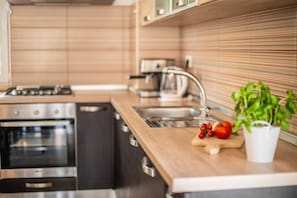 Refrigerador, horno, parrilla de estufa y lavavajillas 
