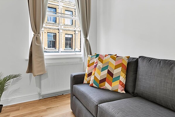 Apartment | Living room - Chic Paddington Oasis (London)