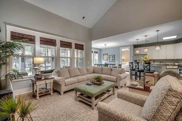 TV, fireplace - Elegant 4 Bdrm Home in the Banyan Neighborhood (North Myrtle Beach)