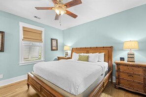 2 bedrooms, internet, bed sheets