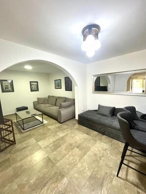 32-inch LCD TV with cable channels - Apartments Harmonija  (Becici)