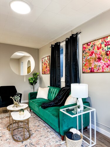 Charming 2BR Home | Sleeps 5| Full Stock Kitchen