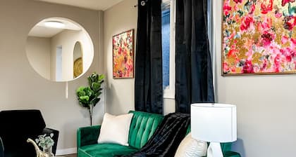 Charming 2BR Home | Sleeps 5| Full Stock Kitchen