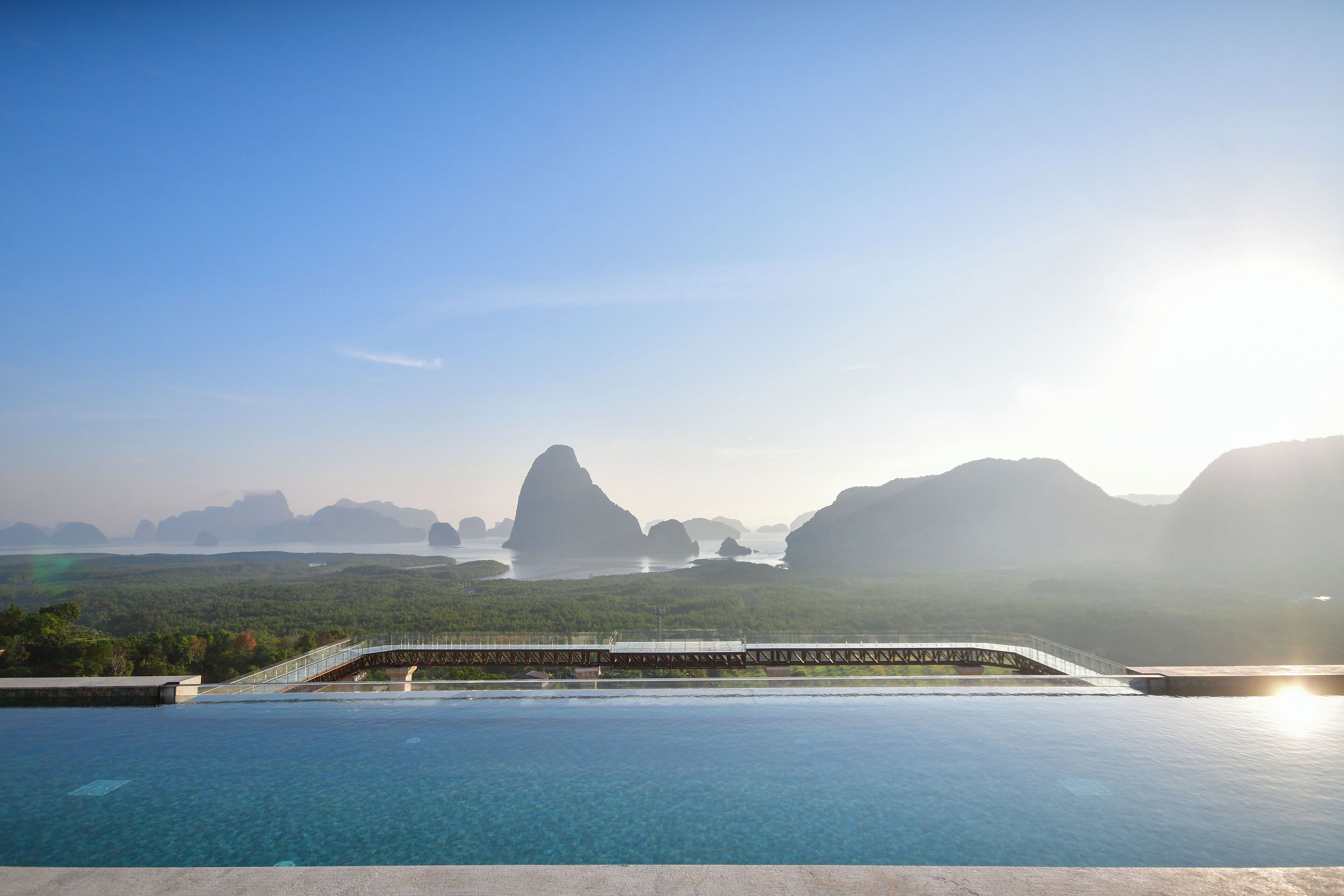 Piscina all'aperto, con ingresso dalle 07:00 alle 19:00, lettini