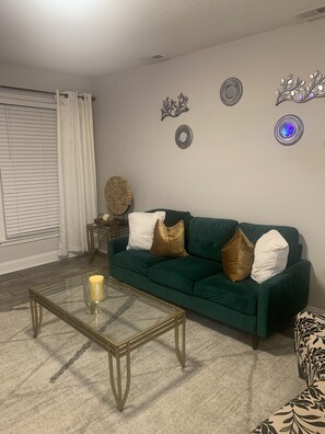 TV - Welcome Home (Charlotte)