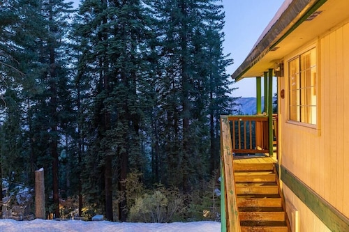 Inside Yosemite Park- Scenic Cascade