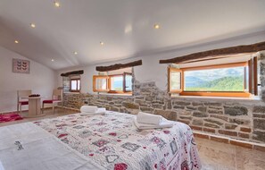 12 chambres, fer et planche à repasser, lit parapluie, Wi-Fi gratuit