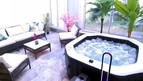 T2 SPA Jaccuzi, véranda et Jardin Hyper Centre 5min Gare